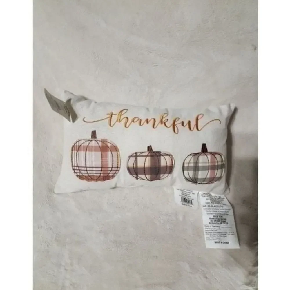 NWT Fall/harvest pumpkin decorative pillows set of 2 and wooden beads garland